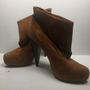 B BAKERS Cognac Suede Platform Pull-On Booties 8B